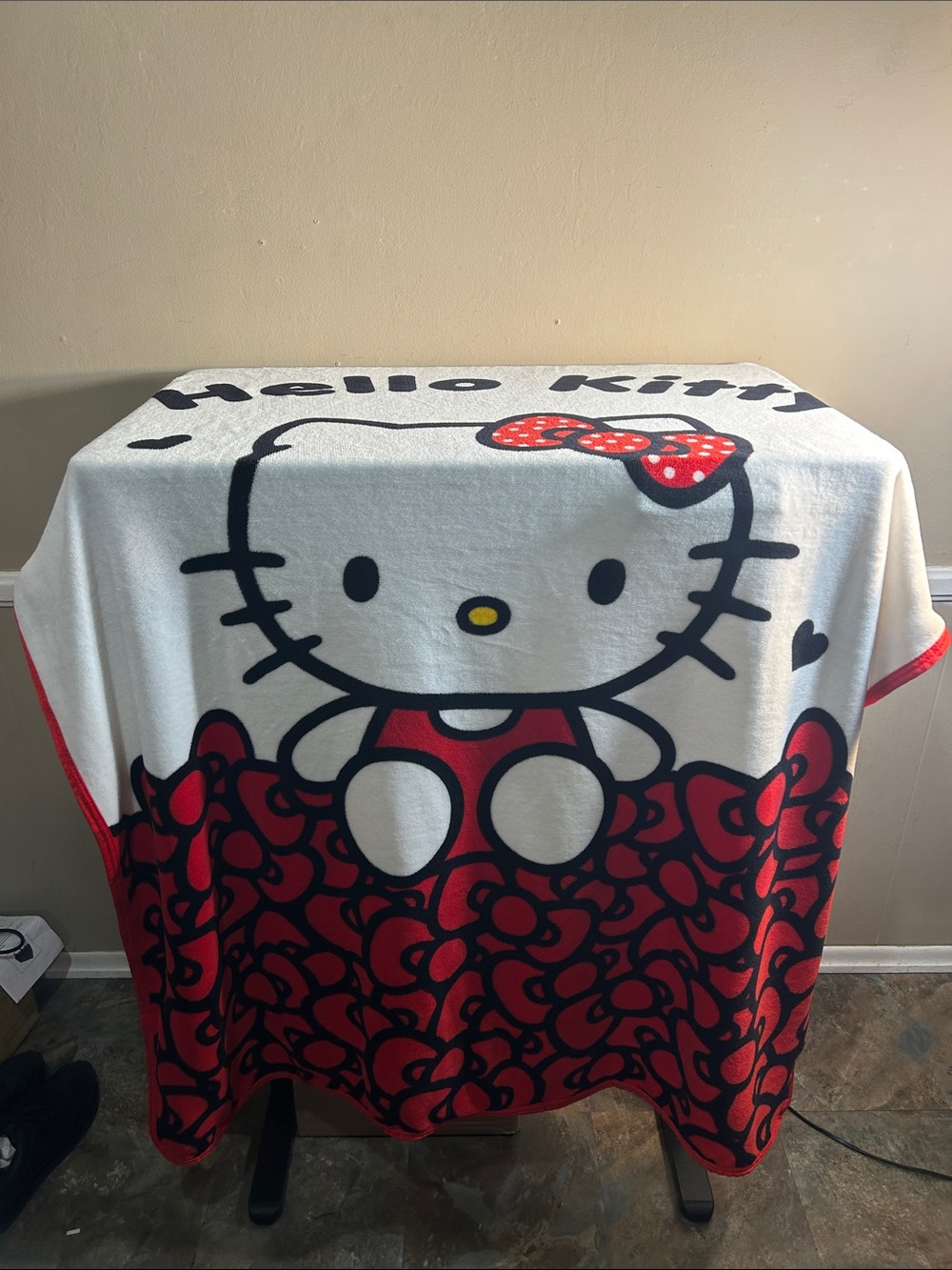 Hello Kitty 56”x42” Throw Blanket